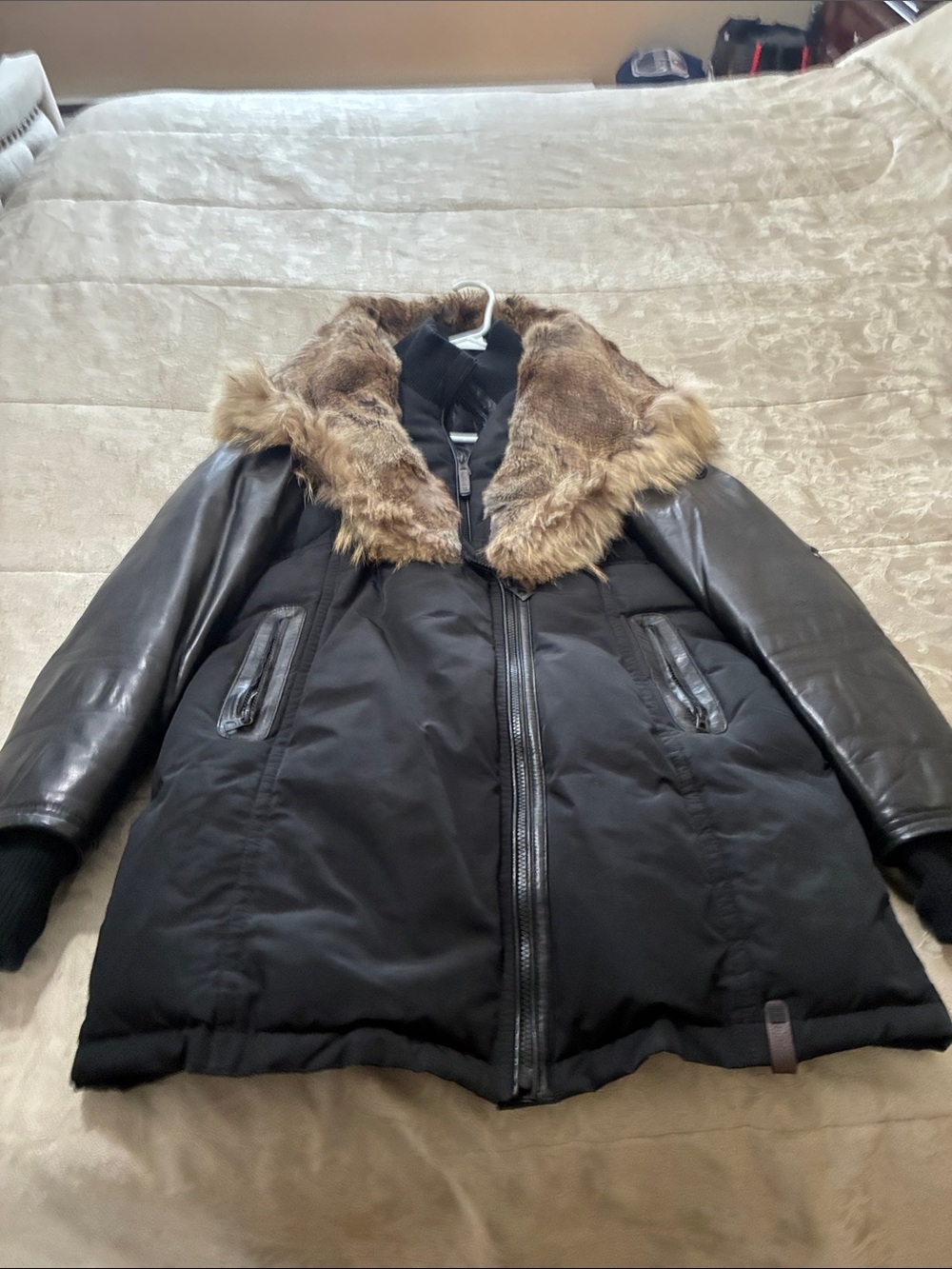 RUDSAK Grace Black Puffer Jacket with leather sleeves Brown real Fur Trim